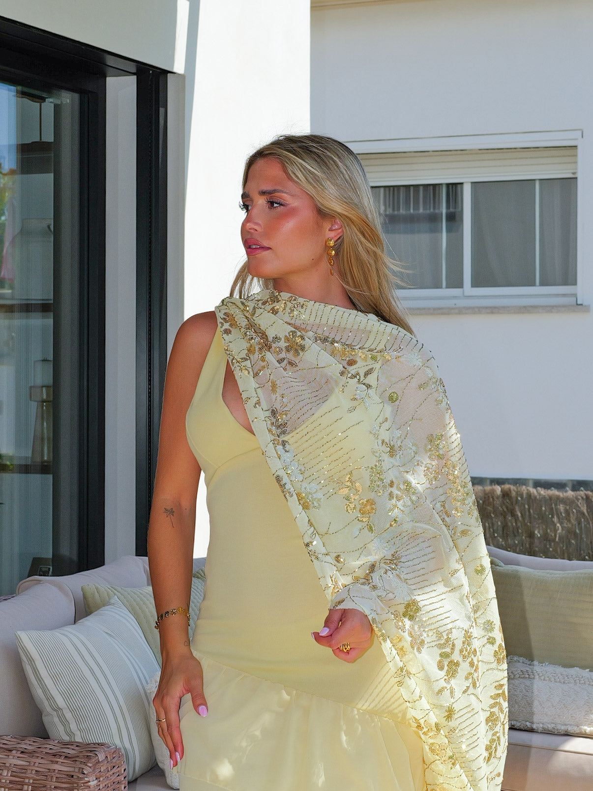 Foulard detalles pedreria amarillo