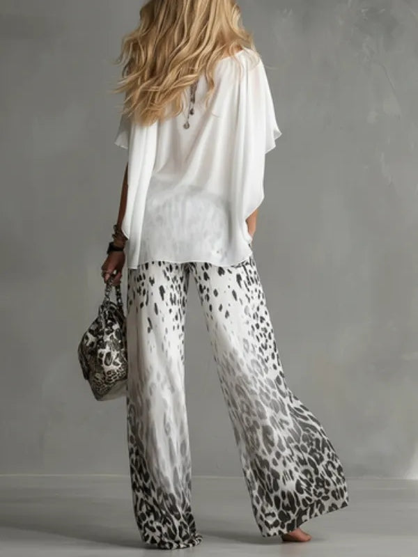 Noa - Conjunto de camiseta blanca y pantalón leopardo