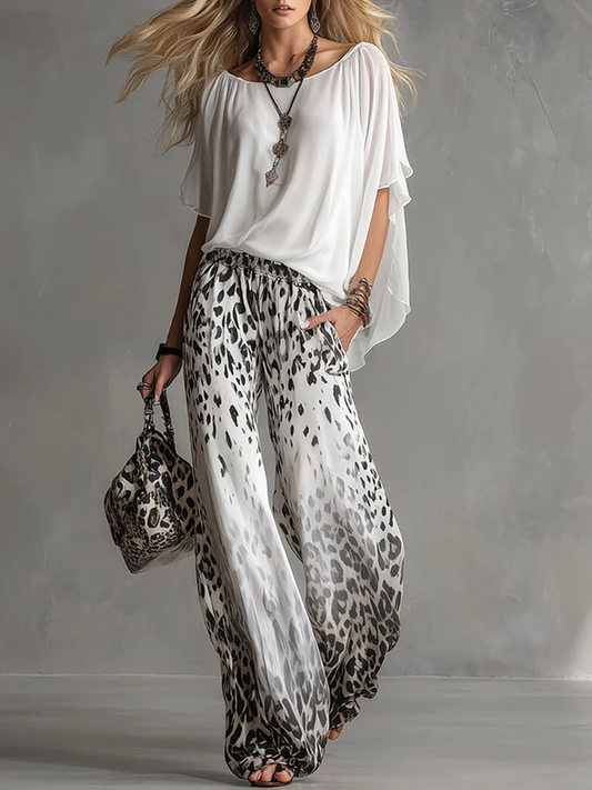 Noa - Conjunto de camiseta blanca y pantalón leopardo