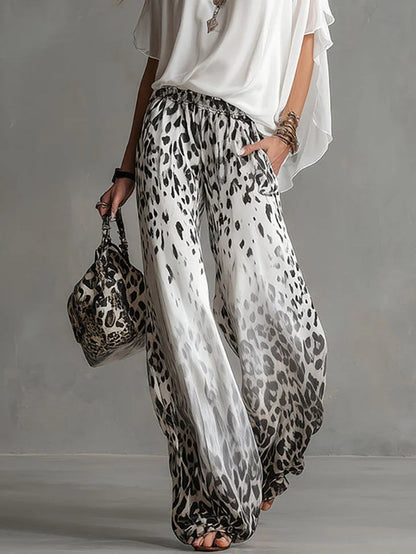 Noa - Conjunto de camiseta blanca y pantalón leopardo
